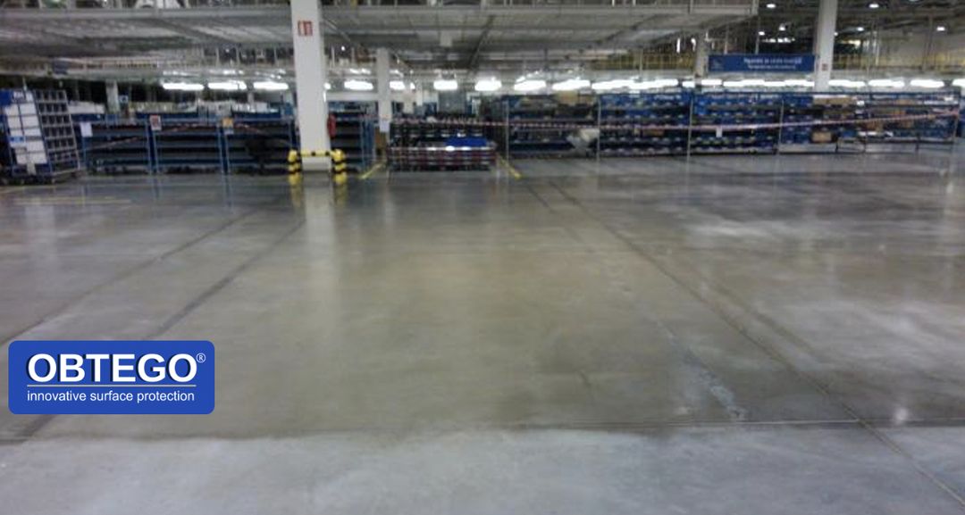 Zpevňovací nátěr na beton