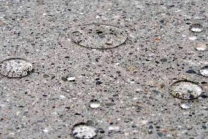 Uzavírací nátěr na beton